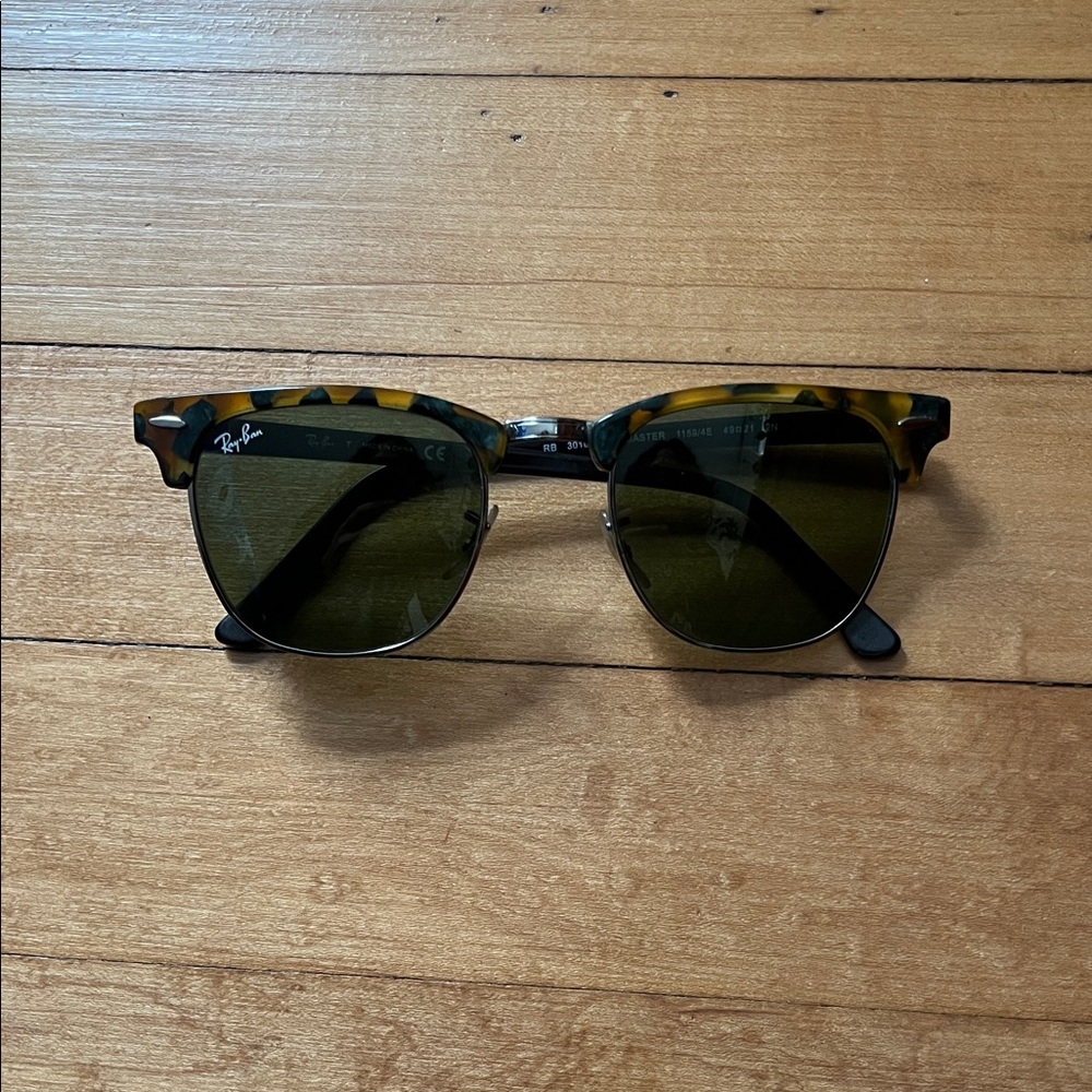 Ray-Ban Classic Tortoise Sunglasses